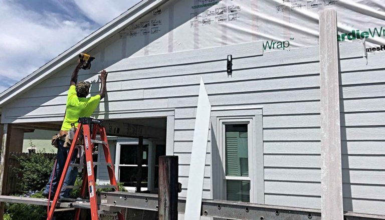 Siding-Installation-3-768x439